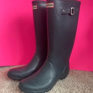 Womens size 9 Hunter rain boots